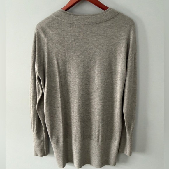 White House Black Market Gray V-Neck Cashmere Blend Sweater – Size L - Picture 5 of 14